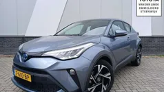 Grijs Gebruikt 2023 Toyota C-HR SUV | € 26.999 (Eerlijke prijs)
