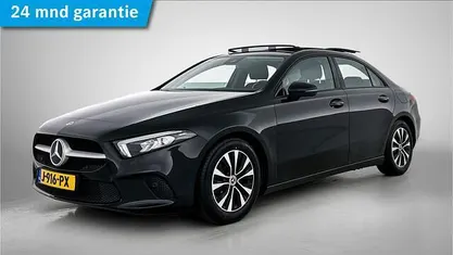 Zwart Gebruikt 2020 Mercedes A180 Business Sedan | € 25.850 (Eerlijke prijs)