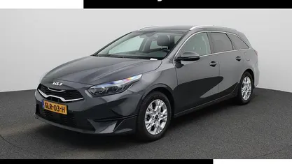Grijs Occasion 2024 Kia Ceed Hatchback | € 26.940 (Eerlijke prijs)