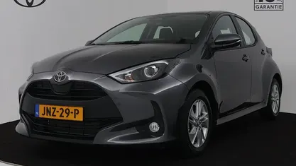 Grijs Occasion 2025 Toyota Yaris Hybrid Active Hatchback | € 26.745 (Eerlijke prijs)