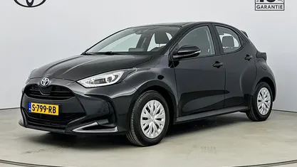 Occasion Toyota Yaris Hybrid Active 116 PK (85 kW) 2023 Zwart (metallic) Hatchback