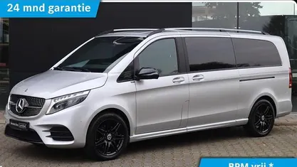 Zilver (metallic) Gebruikt 2024 Mercedes V300 AMG MPV | € 73.999 (Eerlijke prijs)