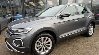 Occasion 2025 VW T-Roc Style SUV | € 30.950 (Super prijs)