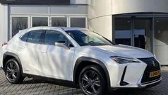 Wit Gebruikt 2022 Lexus UX 250h Luxury Line SUV | € 33.400 (Eerlijke prijs)