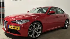 Rood Gebruikt 2018 Alfa Romeo Giulia Business Sedan | € 27.950 (Super prijs)