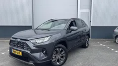 Grijs Gebruikt 2024 Toyota RAV4 Hybrid Style SUV | € 47.500 (Goede deal)