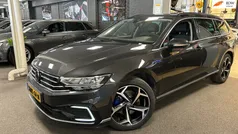 Grijs, metallic lak Gebruikt 2021 VW Passat Business Stationwagen | € 24.750 (Eerlijke prijs)