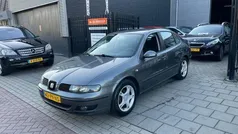 Grijs, metallic lak Gebruikt 2005 Seat Toledo Sport Sedan | € 999 (Eerlijke prijs)