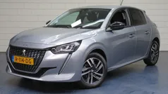 Grijs, metallic lak Gebruikt 2022 Peugeot 208 Allure Hatchback | € 19.999 (Goede deal)