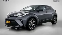 Grijs metallic Gebruikt 2021 Toyota C-HR SUV | € 23.945 (Eerlijke prijs)