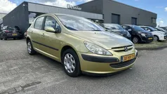 Geel Gebruikt 2001 Peugeot 307 Hatchback | € 2.100 (Eerlijke prijs)