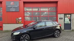 Zwart Gebruikt 2018 Volvo V40 Hatchback | € 18.950 (Eerlijke prijs)