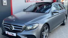 Grijs, metallic lak Gebruikt 2019 Mercedes E220 AMG line Stationwagen | € 27.990 (Eerlijke prijs)