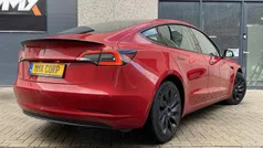 Rood Gebruikt 2023 Tesla Model 3 Standard Range Sedan | € 30.999 (Eerlijke prijs)