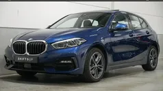 Blauw Gebruikt 2021 BMW 118 Basis Hatchback | € 21.940 (Eerlijke prijs)