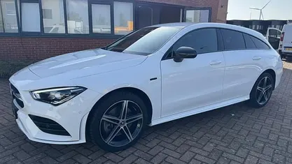Occasion Mercedes CLA250 Shooting Brake Premium 160 PK (117 kW) 2021 Wit Stationwagen
