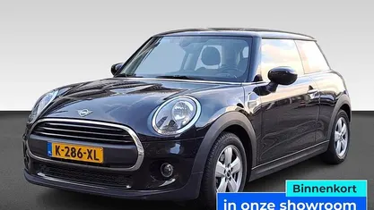 Zwart Gebruikt 2021 Mini ONE Hatchback | € 15.990 (Goede deal)