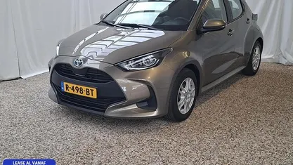 Groen Gebruikt 2022 Toyota Yaris Hybrid Active Hatchback | € 19.495 (Eerlijke prijs)