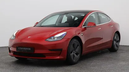 Occasion Tesla Model 3 Standard Range 239 kW (326 PK) 2020 Rood (metallic) Sedan