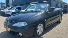 Zwart Gebruikt 2003 Renault Mégane Cabriolet Cabriolet | € 1.499 (Eerlijke prijs)