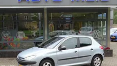 Grijs Gebruikt 2003 Peugeot 206 Premium Hatchback | € 1.695 (Eerlijke prijs)