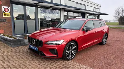 Oranje Occasion 2022 Volvo V60 R-Design Stationwagen | € 31.200 (Eerlijke prijs)