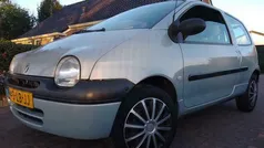 Grijs Gebruikt 2002 Renault Twingo Authentique Hatchback | € 1.099 (Goede deal)