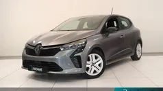 Gebruikt 2023 Renault Clio V Evolution Hatchback | € 22.595 (Eerlijke prijs)