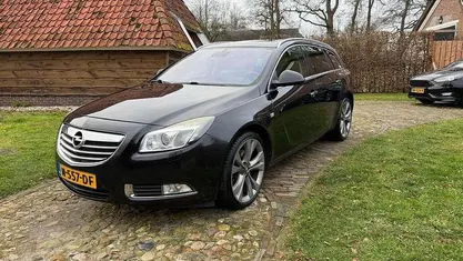 Zwart Gebruikt 2009 Opel Insignia Sport Stationwagen | € 6.450 (Eerlijke prijs)