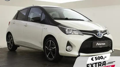 Wit, metallic lak Occasion 2017 Toyota Yaris Hybrid Hatchback | € 15.899 (Eerlijke prijs)