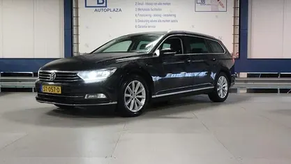 Zwart Occasion 2018 VW Passat Highline Stationwagen | € 10.000 (Eerlijke prijs)