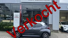 Gebruikt 2020 Toyota Yaris Hybrid Edition Hatchback | € 21.500 (Eerlijke prijs)