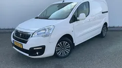 Wit Gebruikt 2017 Peugeot Partner Premium MPV | € 4.450 (Goede deal)