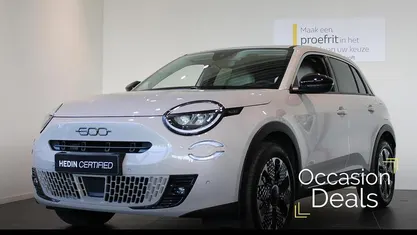 Bruin Occasion 2024 Fiat 600 La Prima SUV | € 26.950 (Eerlijke prijs)