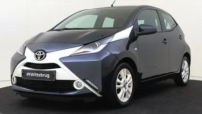 Occasion Toyota Aygo X-cite 69 PK (50 kW) 2014 Blauw (metallic) Hatchback