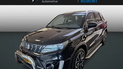 Zwart Gebruikt 2023 Suzuki Vitara SUV | € 23.925 (Eerlijke prijs)