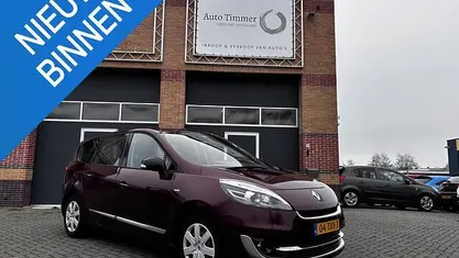 Rood Gebruikt 2012 Renault Grand Scénic Bose Edition MPV | € 4.250 (Goede deal)