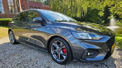Grijs Occasion 2021 Ford Focus Business Edition Hatchback | € 13.999 (Eerlijke prijs)