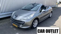 Grijs, metallic lak Gebruikt 2007 Peugeot 207 CC Cabriolet | € 2.750 (Eerlijke prijs)