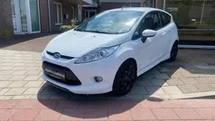 Wit Gebruikt 2011 Ford Fiesta Metall Hatchback | € 7.245 (Eerlijke prijs)