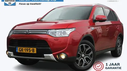 Rood Gebruikt 2015 Mitsubishi Outlander P-HEV Edition SUV | € 13.495 (Eerlijke prijs)