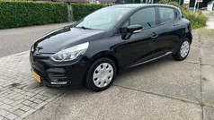 Zwart Gebruikt 2018 Renault Clio IV Zen Hatchback | € 6.250 (Eerlijke prijs)