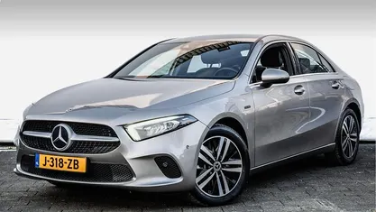Grijs Occasion 2020 Mercedes A250 Business Sedan | € 19.940 (Super prijs)