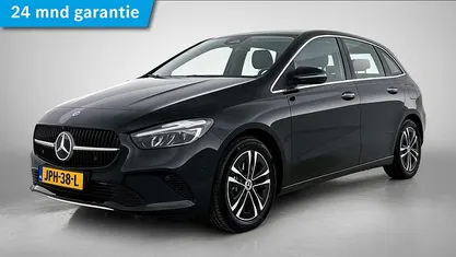 Zwart Gebruikt 2025 Mercedes B250e Luxury MPV | € 39.945 (Eerlijke prijs)