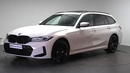 Gebruikt 2024 BMW 330e Executive Stationwagen | € 46.750 (Eerlijke prijs)