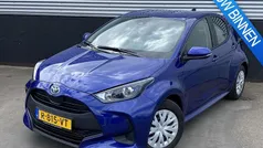 Blauw Gebruikt 2022 Toyota Yaris Hybrid Active Hatchback | € 21.400 (Eerlijke prijs)