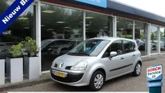 Grijs, metallic lak Gebruikt 2008 Renault Grand Modus Expression MPV | € 3.480 (Eerlijke prijs)