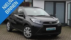 Gebruikt 2024 Toyota Aygo Play Hatchback | € 20.960 (Eerlijke prijs)