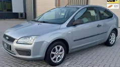 Gebruikt 2005 Ford Focus Ambiente Hatchback | € 1.650 (Eerlijke prijs)