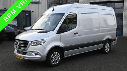 Zilver (metallic) Gebruikt 2018 Mercedes Sprinter Van | € 38.950 (Eerlijke prijs)